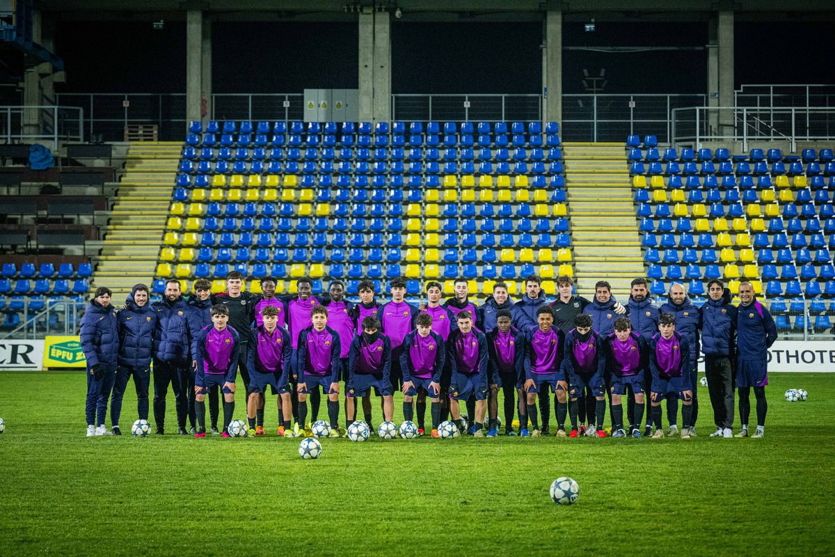 FCBmasia's tweet photo. 📷 𝑻��𝒕𝒔 𝒋𝒖𝒏𝒕𝒔! 𝑬𝒔𝒕𝒆𝒎 𝒑𝒓𝒆𝒑𝒂𝒓𝒂𝒕𝒔! 💙❤️ https://t.co/dItE49PJcA