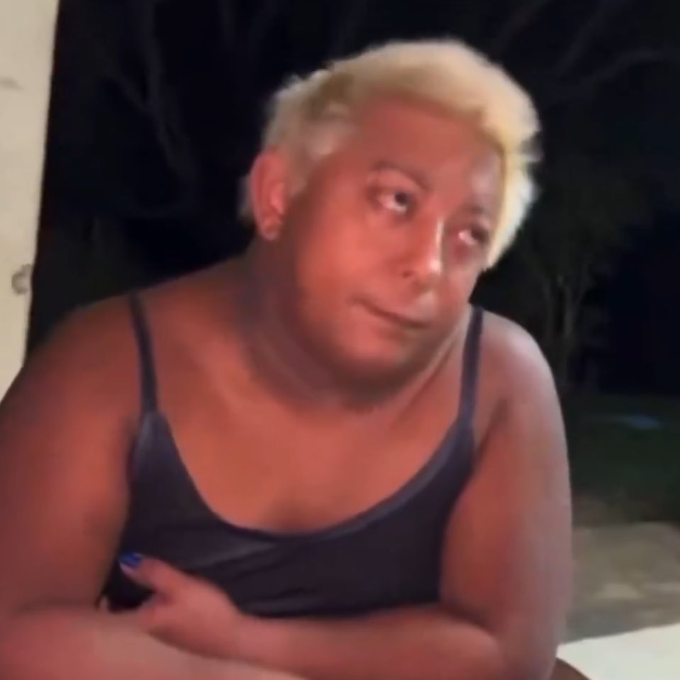 Ganhei um óculos com lente espelhada laranja e achei q fiquei parecendo uma mosca