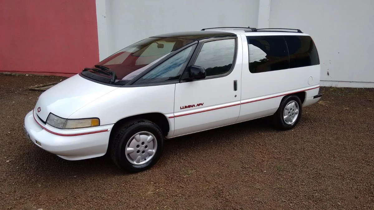 KrisClayson's tweet photo. @KeithMarler the van you are talking about is the Chevy Lumina LOL Ugliest one behind the Toyota Pasadena https://t.co/210HSRUd4f
