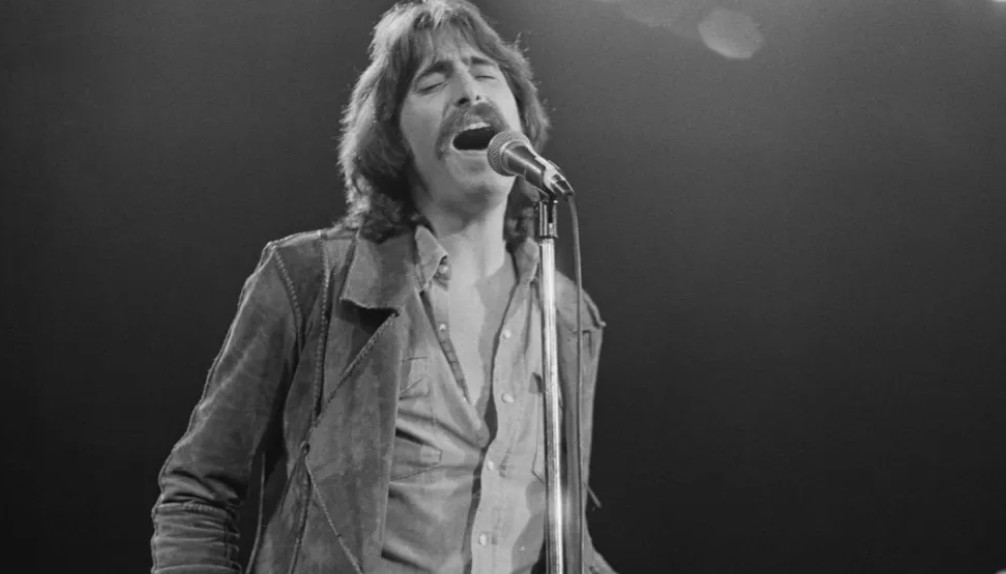 DAVIDCARROLL3's tweet image. We've lost a great singer from #ThreeDogNight, #ChuckNegron. "Joy to the World," "Pieces of April," "One",  and so many more. He had been ill for several years. What a voice! Please read my tribute, and enjoy some songs from my memory bouquet. Click here: chattanoogaradiotv.com/.../rememberin…