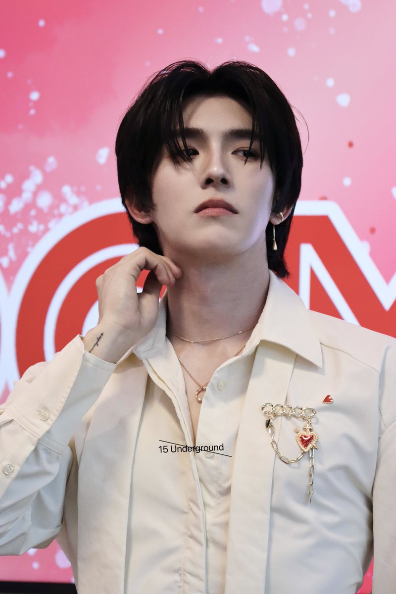 15 Underground tweet media