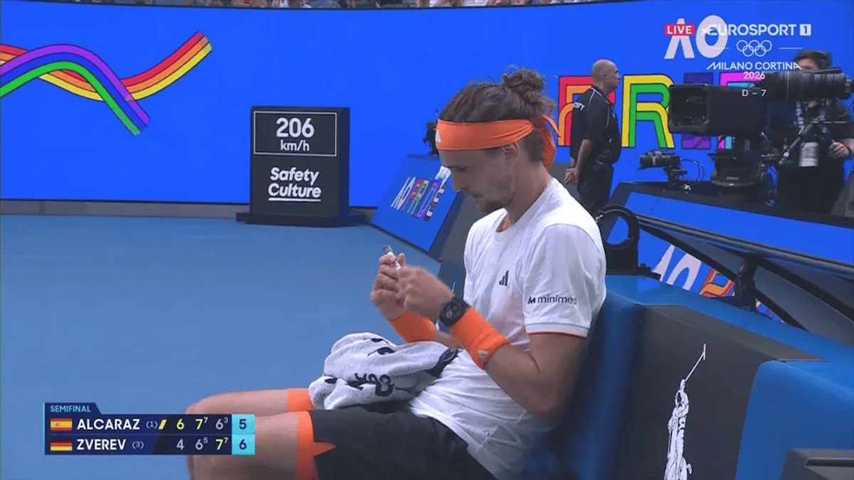infodiabetico's tweet photo. El tenista Zverev visualizó la diabetes controlándola en pleno partido con Carlos Alcaraz @AlexZverev 
https://t.co/01ij4x7u1p
#diabetestipo1 #changingdiabetes #diabetesempowered #diabetesesp #vivircondiabetes #fundaciónparaladiabetes #diabetes2 #stopdiabetes #diabetestyle https://t.co/h2sbXZmACx