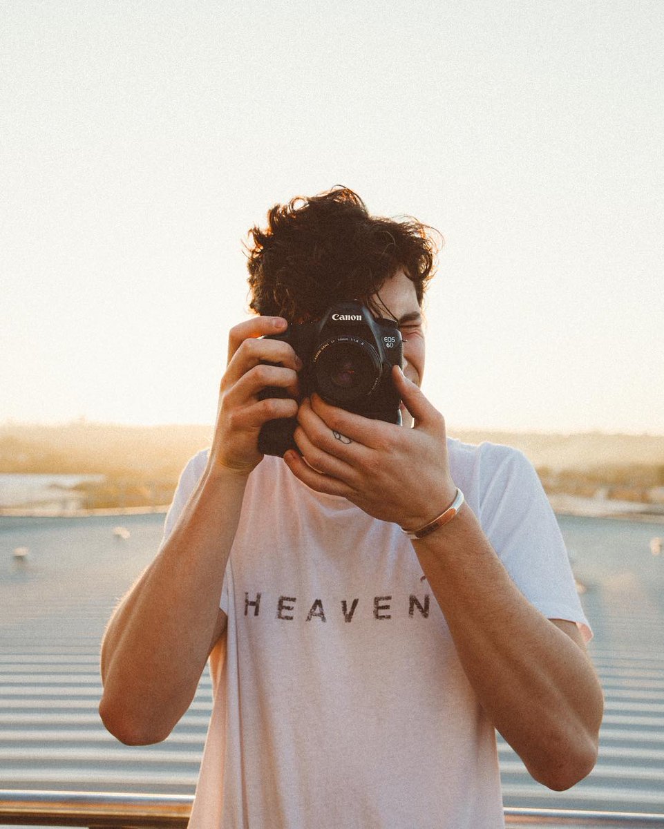 shawnrayamedia's tweet image. this shawn mendes photoshoot changed lives (mine)