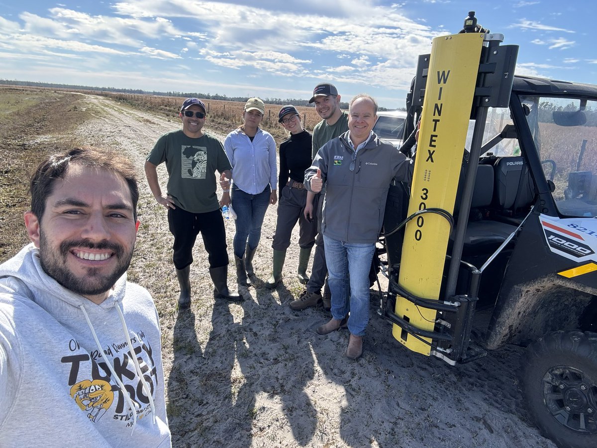 dubeux's tweet photo. Assessing soil organic carbon in a chronosequence in Central Florida! Looking forward to see the results! Thanks to the FL Cattle Enhancement Board for the support! https://t.co/ikpmAq6cmD
