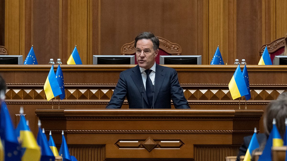 pravdaukraine's tweet photo. Вам не потрібен новий Будапешт. Вам не потрібен новий Мінськ. Вам треба щось іще гірше https://t.co/xmY88049I2