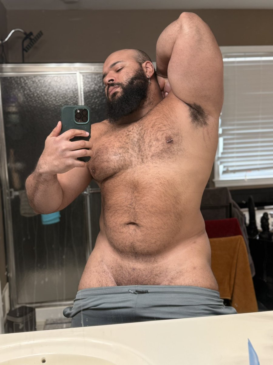 Tiger dad looking for a helping paw~