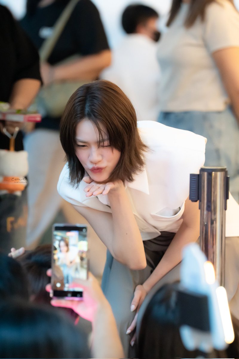 Pow_141511's tweet image. my gorgeous, my precious💫

🧡🌷
LOVESESSION PRESS TOUR
#Flex1045xEmiBonnieLoveSession