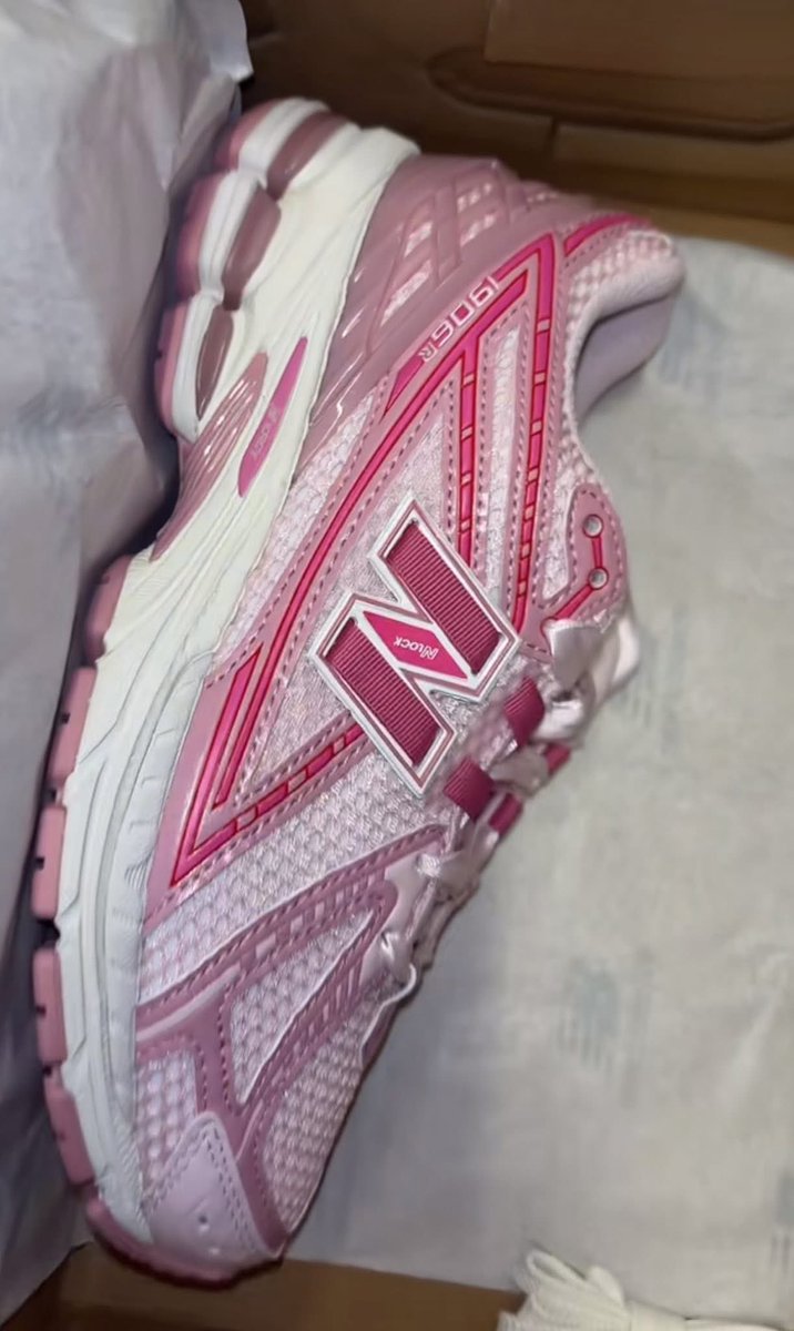 New balance 1906 Pink Colorway 💕🎀if it's Pink I want it 🥹💕🎀 💕
