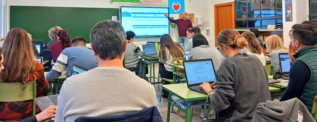 Juan Santamarina Moriana concluye esta tarde  la formación de Cuaderno Séneca y plataforma iPasen para Educación Primaria, en el Colegio Regina Mundi
<a href="/cepdegranada/">CEP de Granada</a>