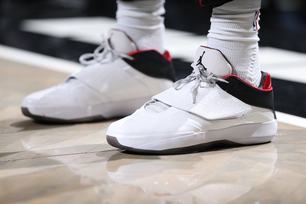 SLAMKicks's tweet photo. What’s the best hybrid Air Jordan 40 colorway? https://t.co/sjEiXh1aAr