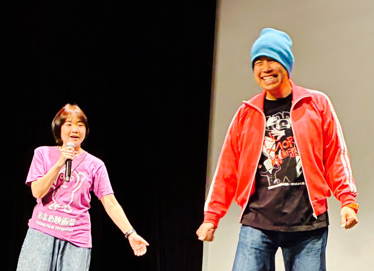 今年の節分も…
一足お先に『おまめ映画菜』で
いっぱい福豆を浴びてきましたぁ🫘
良い事がいっぱいありますように✨

今回も『おまめ映画菜』では
映像出しを担当ぉ🫘
不慣れな映像出しでしたが…
MCのやぶさき監督、田中監督、
岩崎王子にフォローしていただきながら…
無事？事なきを得ましたぁwww