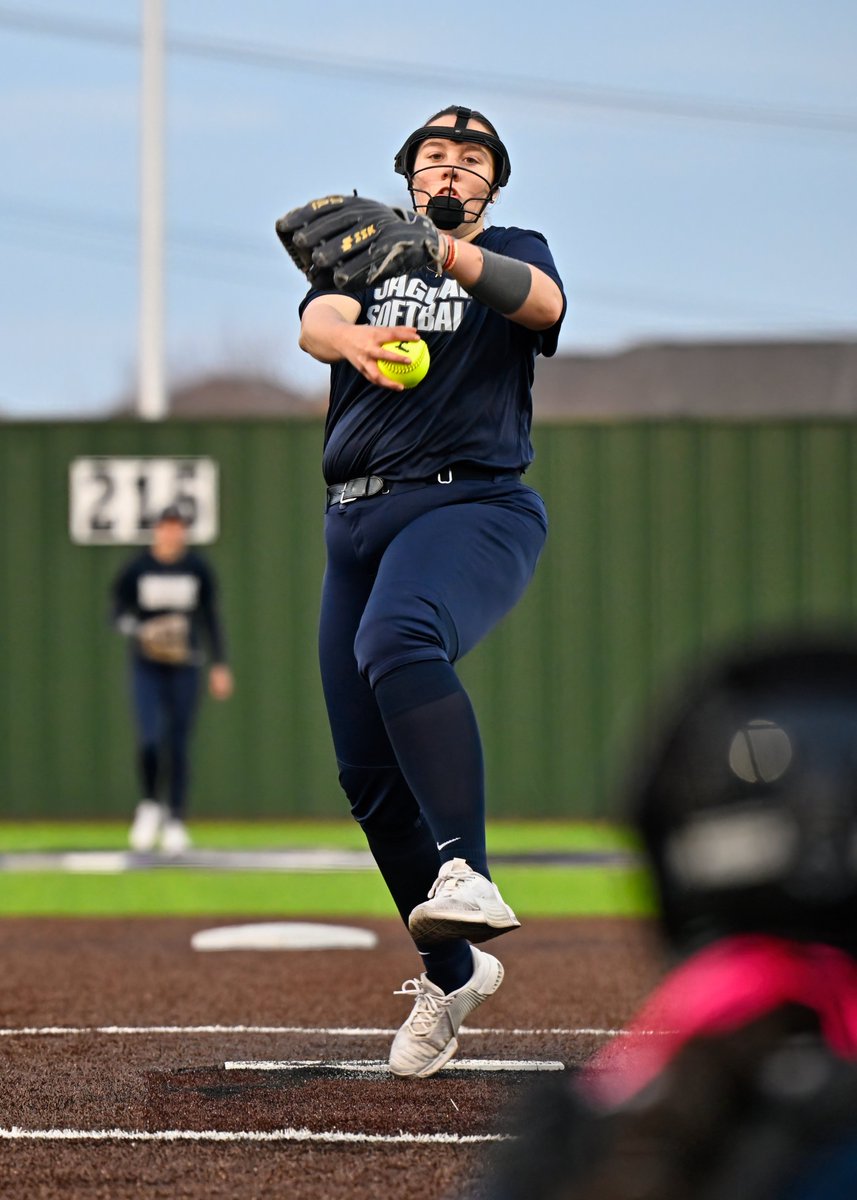So great to see Audra back in the circle after an injury ended her junior season. So much hard work went into getting to this place, it's a tribute to her commitment and determination in helping the Lady Jags go far this season!