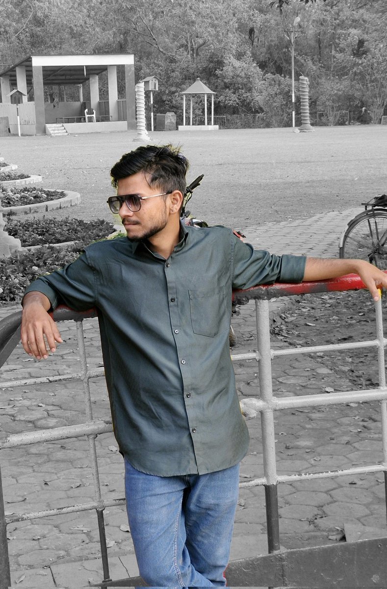 Pranav2228's tweet photo. मैने प्रेम की कई व्याख्याएं पढ़ी और जाना सिर्फ इतना की,
 मै तुम्हे बिना बताए और बिना जताए भी तुमसे प्रेम कर सकता हूं। https://t.co/XS8cp2Bb0m