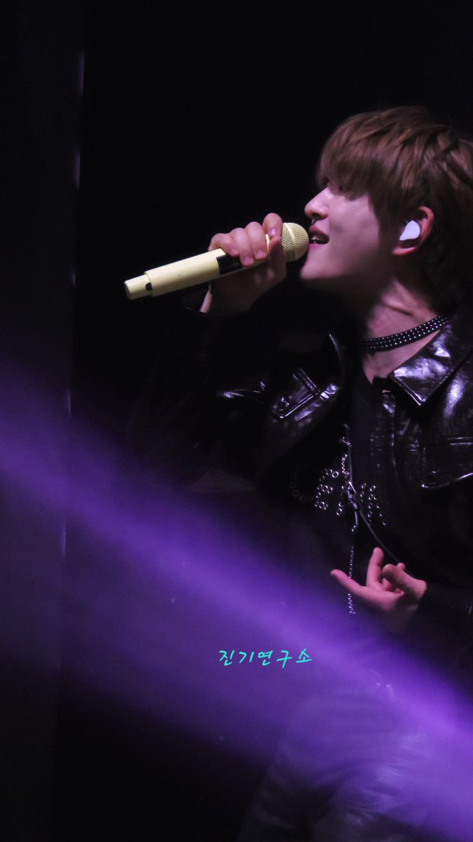 온유 #ONEW #オニュ@SHINee @ONEW_GRIFFIN