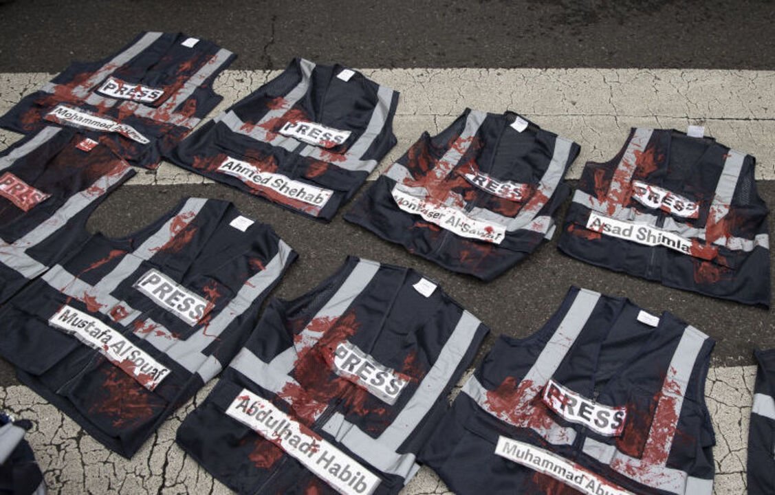 Dear AUS PM <a href="/AlboMP/">Anthony Albanese</a>,
Qn: Will Israeli President Herzog be murdering any journalists during his visit to Australia? 🤔 #auspol #IsraeliTerrorism #GazaGenocide #JournalismIsNotACrime