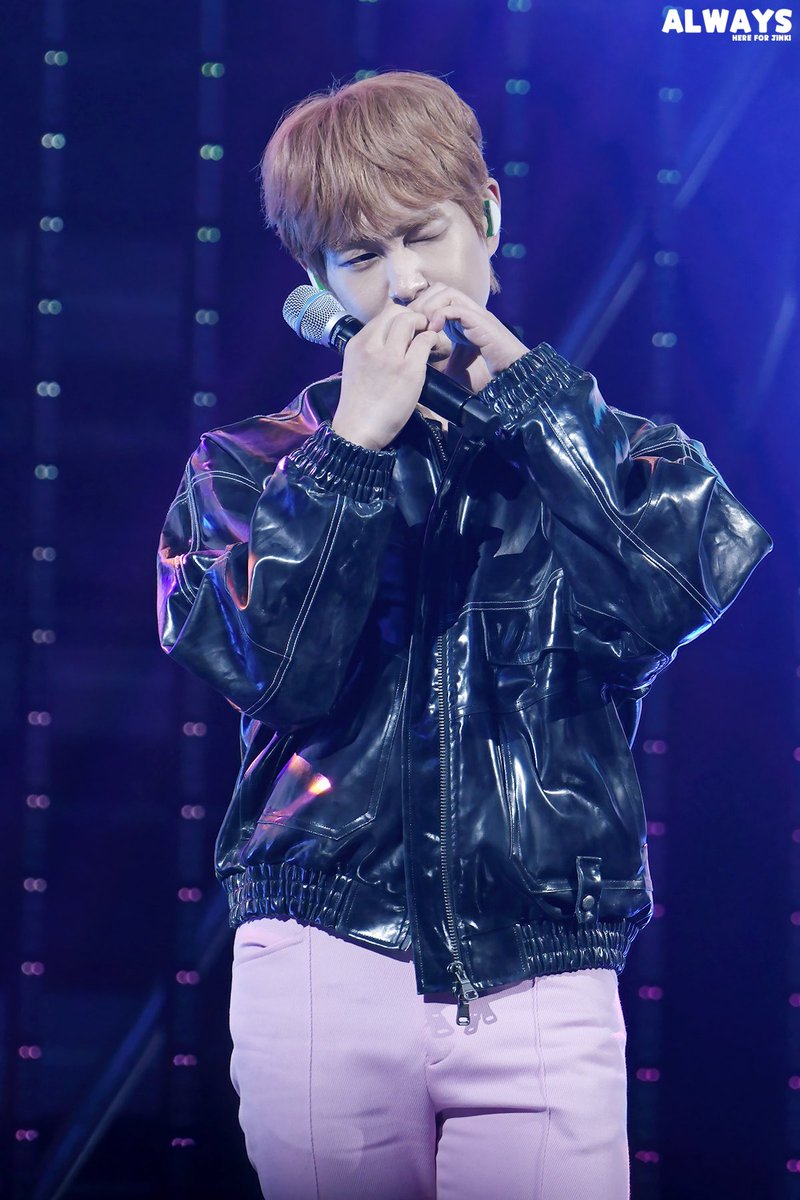 온유 #ONEW #オニュ@SHINee @ONEW_GRIFFIN