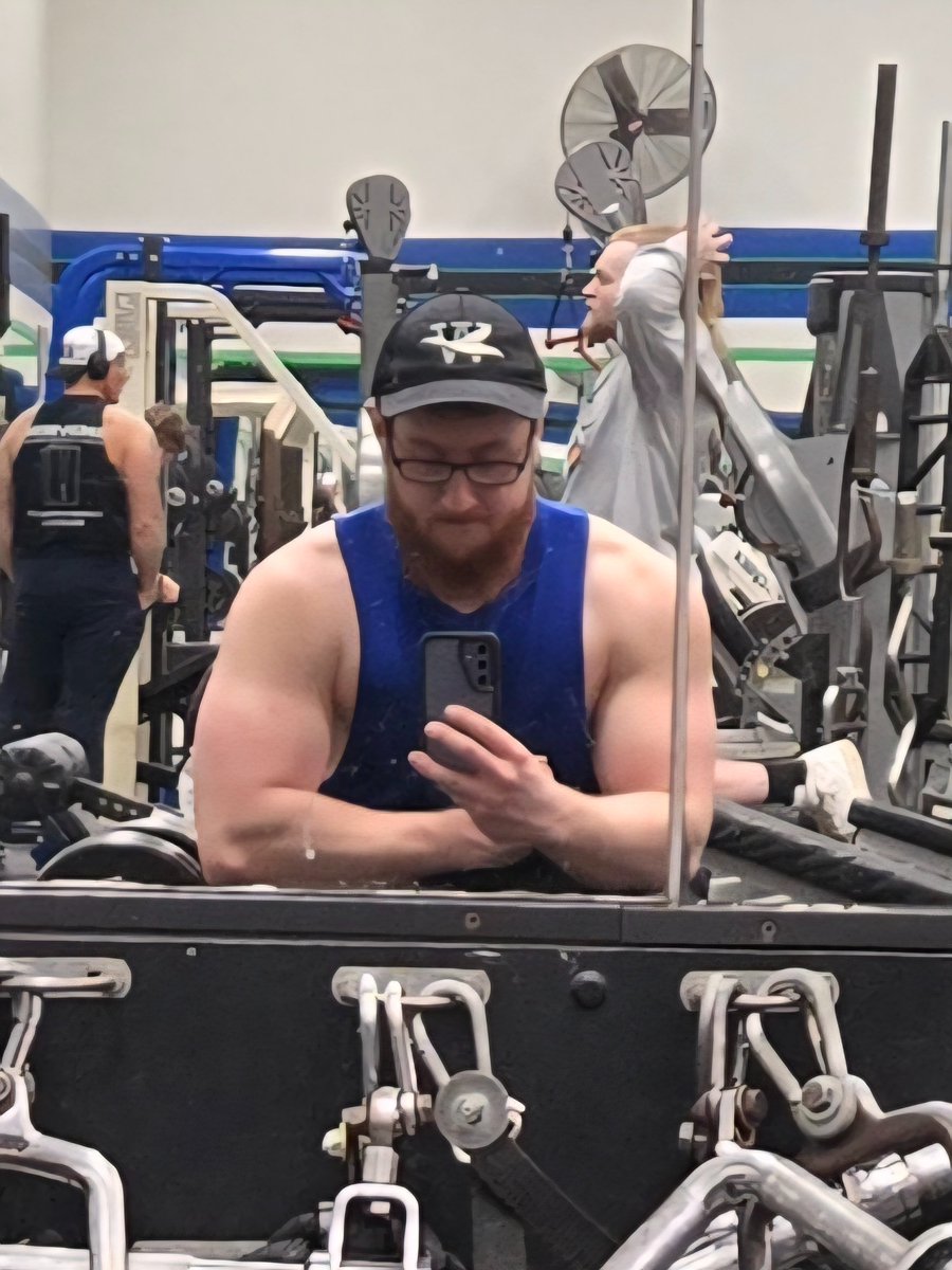 BeefyBlueberryHymbo tweet media