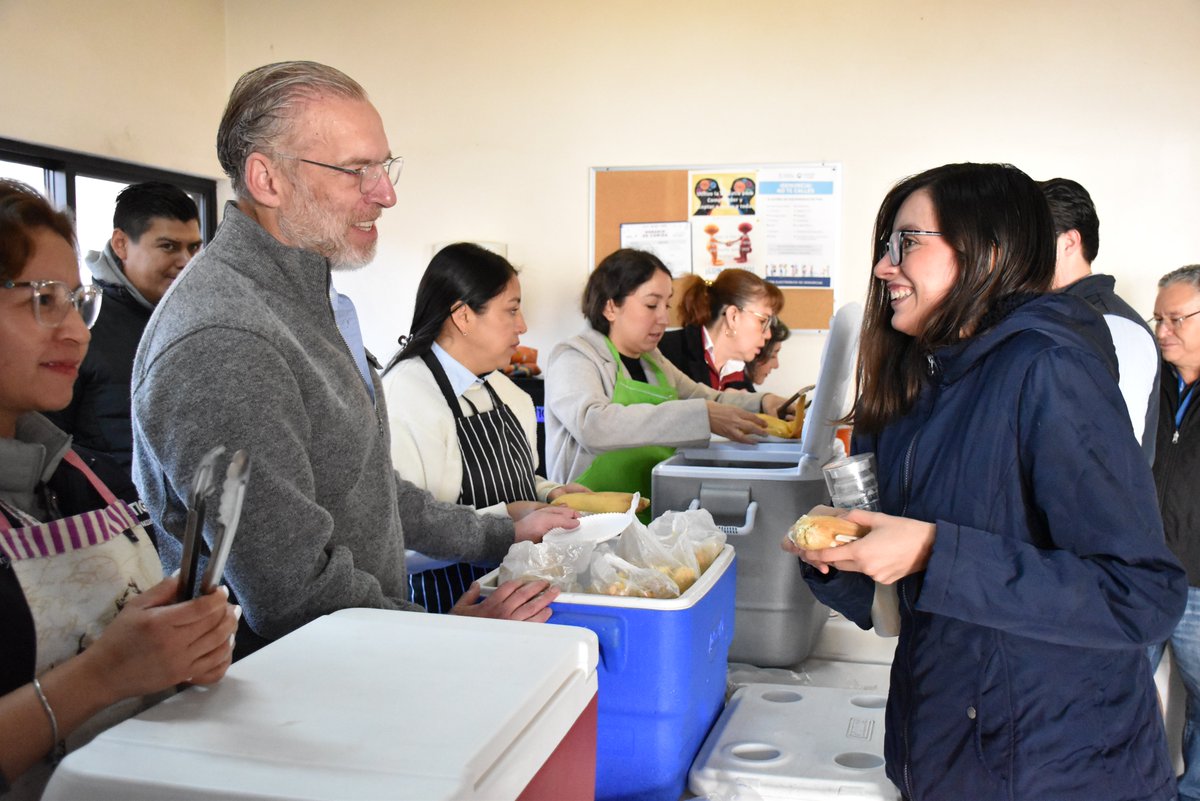 Celebramos el Día de la Candelaria como se debe: en equipo, con buen ánimo y unos ricos tamales🫔. Gracias al gran equipo de la #SEDESU por construir todos los días un mejor Querétaro. #AquíContigo