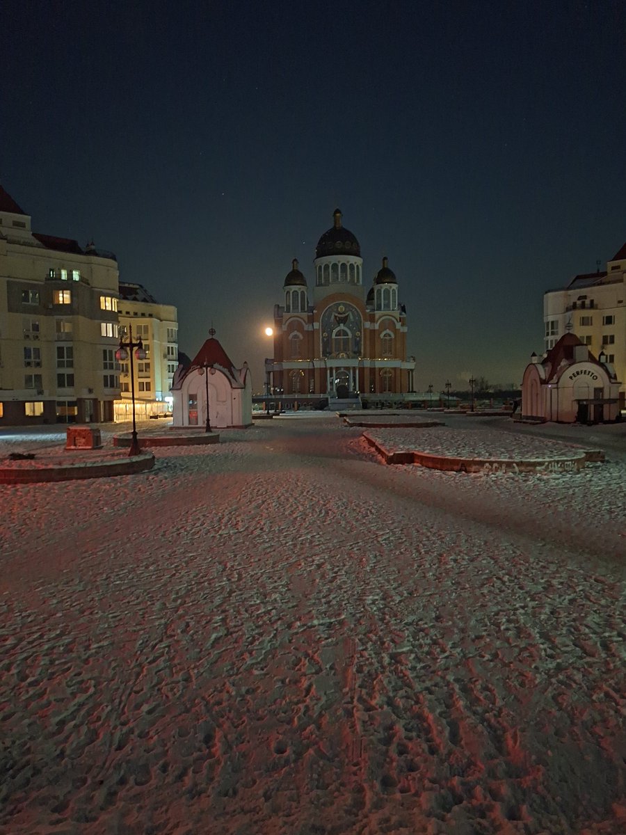 Evening walk through Obolon #Kyiv
