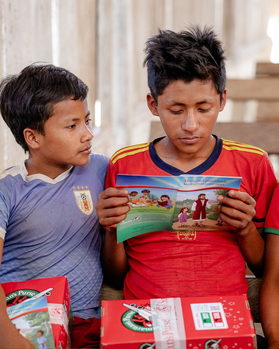 After much planning, praying, translating, and traveling, shoebox gifts reached a people group deep in the Peruvian Amazon. The Greatest Gift booklet, printed in the Chapra language, was handed out to over 1,000 children during outreach events!

bit.ly/4tgUyuD