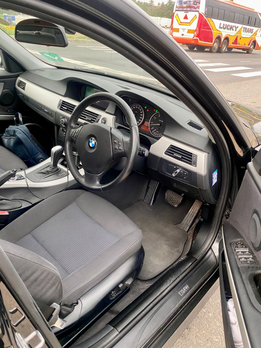 Ndugu yangu anapush hii BMW Series 3 – 2010 | Clean &amp; Powerful 🚗
Mileage: 63,433 km
Engine: 2000cc
Hali: Nzuri sana, ready kwa matumizi

Bei: Tsh 19.5M 
📞 Piga: +255 785 681 004