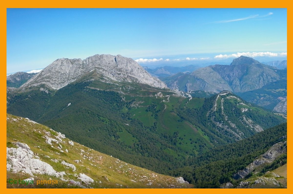 "La noción de "montaña sagrada" se corresponde con un simbolismo estrictamente primordial y consubstancial al estado espiritual de la humanidad en su período originario, es decir, concerniente a una primera fase cíclica o "edad de oro". Por otra parte, la mayoría de las