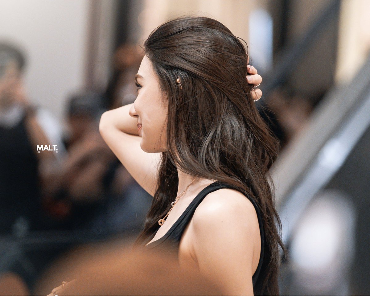 maltmacchiato's tweet image. ลีน่าเสยผม ลีน่าเสยผม ลีน่าเสยผม ลีน่าเสยผม 

🥹😭🫠🥹😭🫠🥹😭🫠

สวยแบบละสายตาไม่ได้เลย 

LENAMIU COCO CRUSH CHANEL
#CHANELxLenaMiu
#lalinalena #ลีน่าลลินา