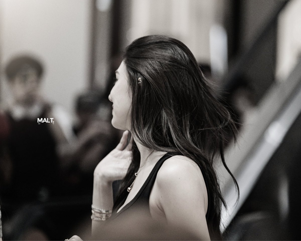 maltmacchiato's tweet image. ลีน่าเสยผม ลีน่าเสยผม ลีน่าเสยผม ลีน่าเสยผม 

🥹😭🫠🥹😭🫠🥹😭🫠

สวยแบบละสายตาไม่ได้เลย 

LENAMIU COCO CRUSH CHANEL
#CHANELxLenaMiu
#lalinalena #ลีน่าลลินา