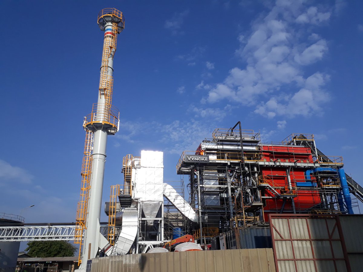 VYNCKE_NV's tweet image. #ThrowbackTuesday to Manta🌊 In 2019, we fired up a milestone for one of Ecuador’s leading producers of oils and fats. The result? A CO₂ reduction of 43,000 t/yr!

#BoilerFacts
🟦Capacity: 20MW
🟥Fuel: palm kernel shells
⬛Output: 25TPH steam

#Vyncke #CleanEnergyTechnology