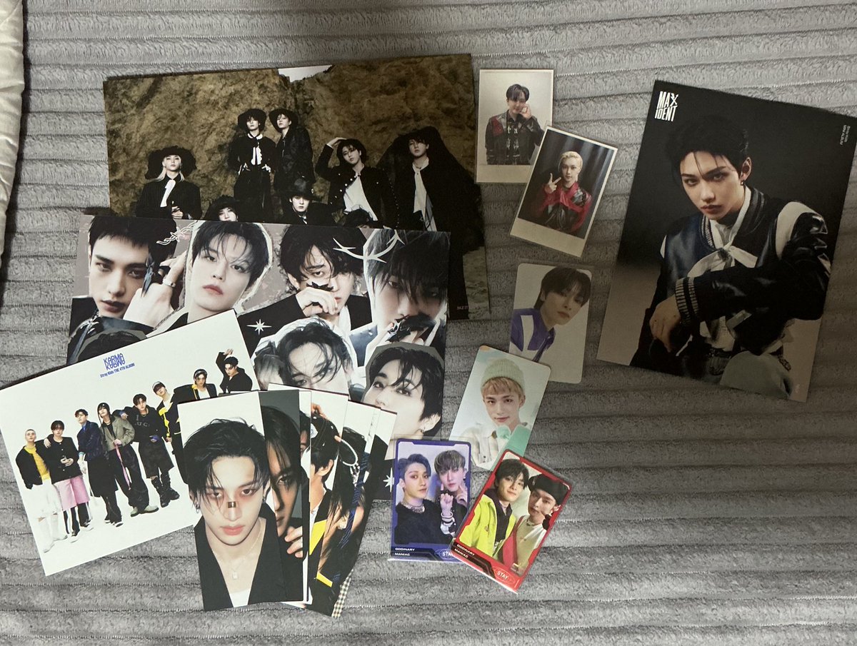 LIN0LI99's tweet image. Çekiliş vaktii! Bunları içinizden şanslı bir kişiye hediye etmek istiyorum 🙏🏻🤍
katılım şartlarımız 
-beni takip etmek 
-gönderiyi beğenip rtlemek
hepinize iyi şanslar 😙💖
açıklanma tarihi 24 Şubat🙏🏻