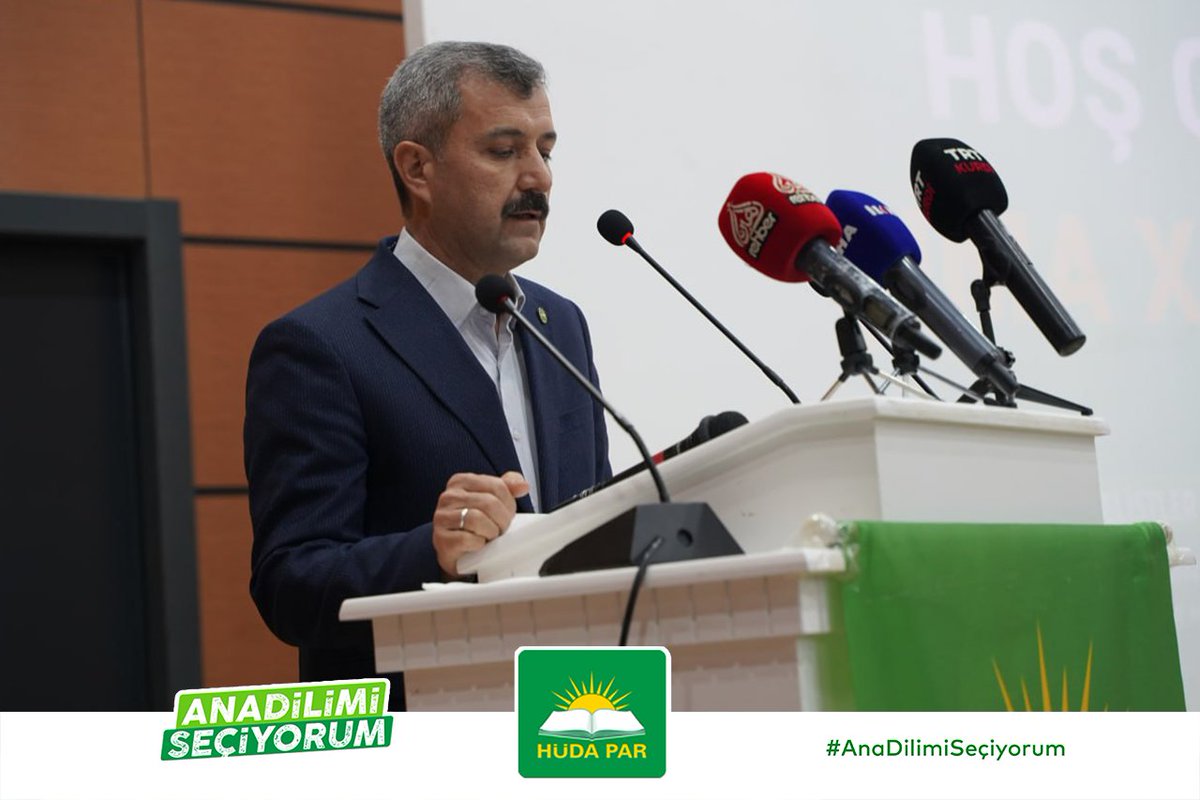 HurDavaPartisi's tweet image. 📍Bingöl

Eğitim İşleri Başkanımız Yahya Oğraş, "Ana Dilimi Seçiyorum" panelimizde selamlama konuşmalarını gerçekleştirdi. 

#AnaDilimiSeçiyorum