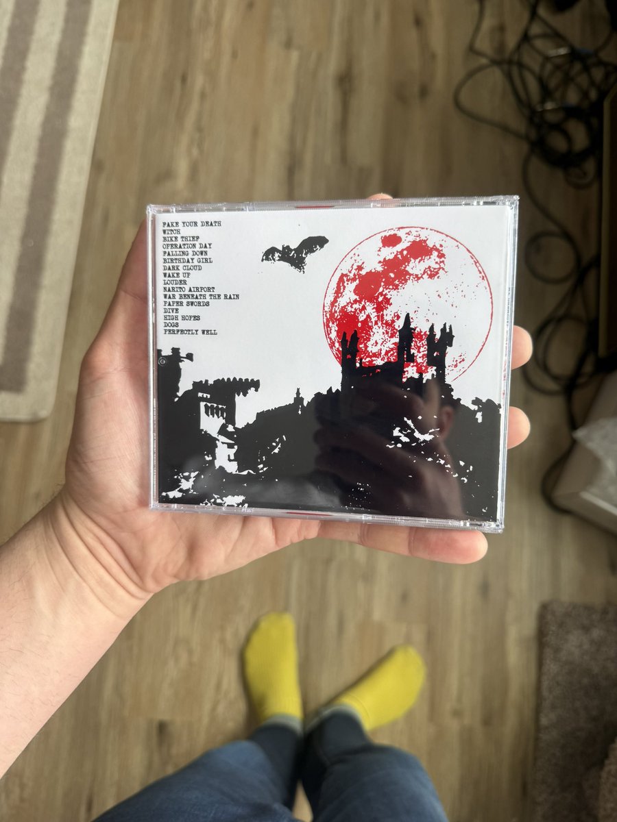 quartzmorrigan's tweet photo. my chemical romance - the paper kingdom

/24 on red bottom cds
private run for friends 

all have been claimed https://t.co/pTgm3vjNXb