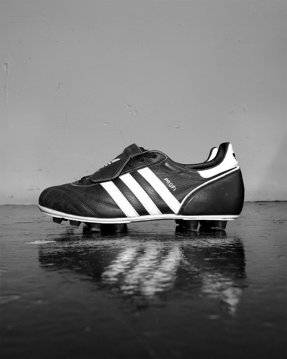 lifejacketuk's tweet photo. A look behind the scenes from tomorrows episode of #TheBootRoom.
@fennerstweets sits down with Jody Morris to talk boots, memories and moments from his career.

#LIFEJACKET #ConversationKeepsUsAfloat https://t.co/fovYaCqqEl