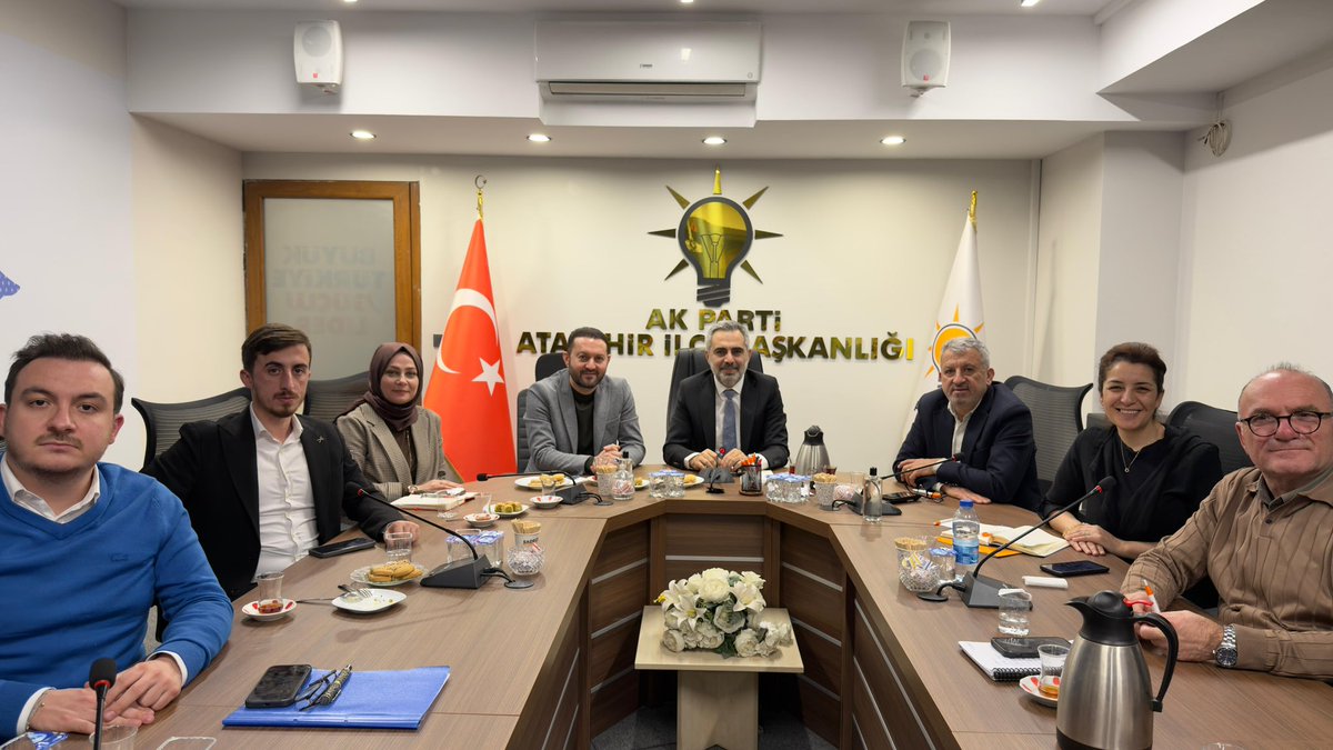 İlçe Yönetim Kurulu toplantımızı, İl Yönetim Kurulu Üyemiz <a href="/zeynettin_aydin/">Zeynettin AYDIN</a> ve teşkilat mensuplarımızın katılımları ile gerçekleştirdik.

✅Kış çalışmalarımızı,
✅Ramazan ayı çalışmalarımızı,
✅Teşkilat çalışmalarımızı,
✅Genel ve Yerel siyasi gündemi müzakere ettik.

Toplantımız