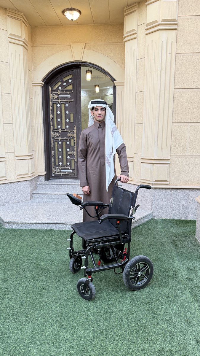 دائماً نقول لاتجعلوا من الحمقى مشاهير، الآن نقول ادعموا المميزين حتى يبرزون على الساحة هذا حساب المبدع عبيد

 شجعوه وادعموه: ⬇️

<a href="/1obaidmubark/">عبيد بن مبارك</a>