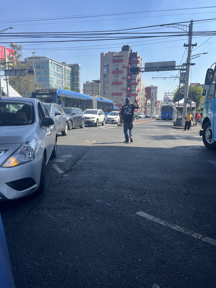 Francis14111061's tweet photo. Quiero reportar a esta persona @SSC_CDMX @lopezdoriga @PORLASAGUILAS @EnlaceTAguilas @SSPCMexico
Es una persona extremadamente violenta y se acercó a golpear el vehículo en la alcaldía Benito Juárez por motivos desconocidos(1/2)
#informe #golpeador #loco #peatones https://t.co/Oql3PRbxbD