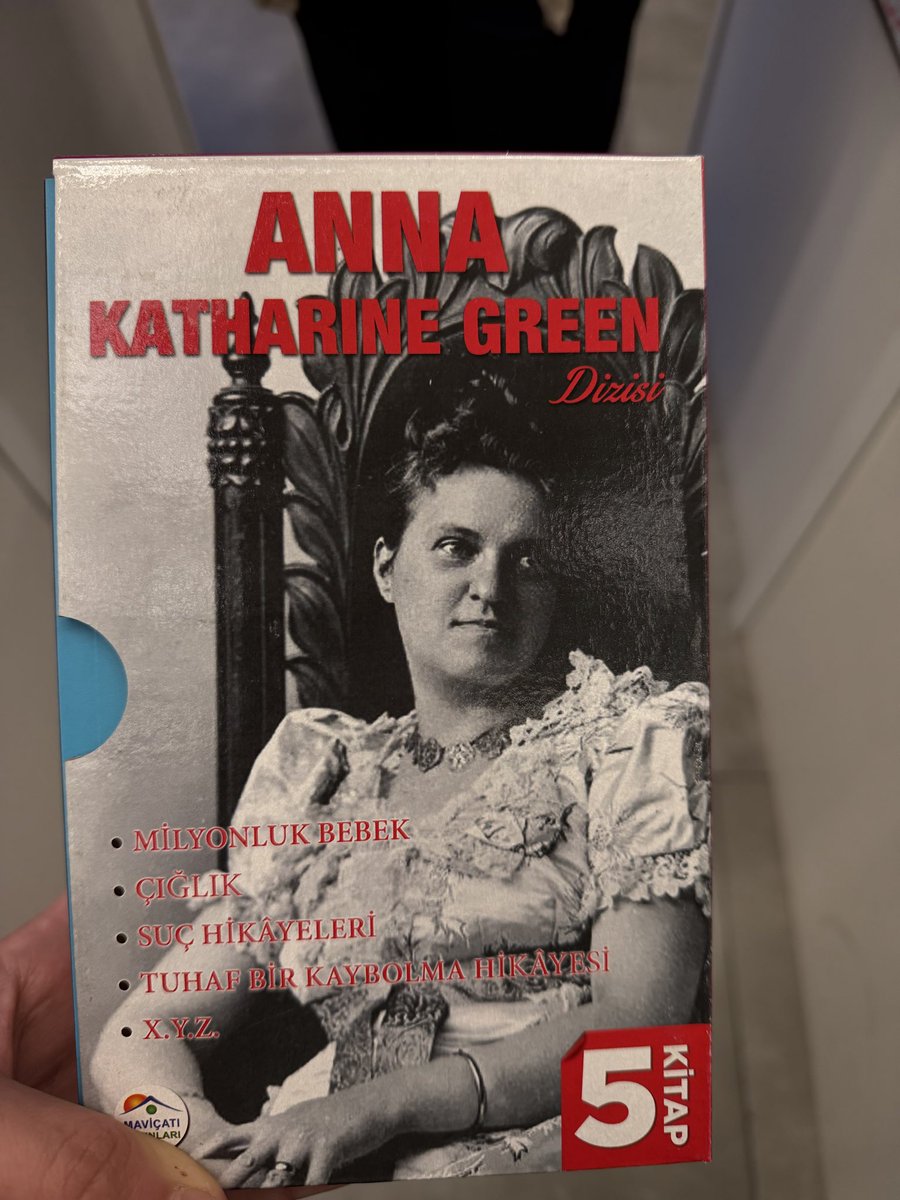 Anna Karenina diye aldığım kitaba bakın, bu ne amk yav