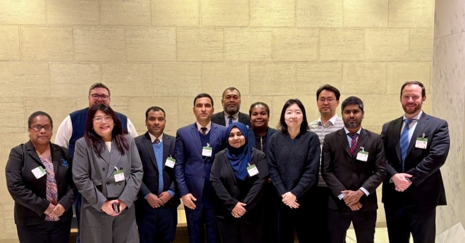 CAAF_FCAR's tweet photo. Nous tenons à remercier les membres du Comité des comptes publics du Canada qui ont rencontré hier les boursiers internationaux de la FCAR : @JohnWilliamson_, @JeanYip3, @seblemire, @gerarddeltell, @StephanieKusie, @RonMcKinnonLib, @KristinaTesserD et @Will_Stevenson. https://t.co/4p4BkjXID3