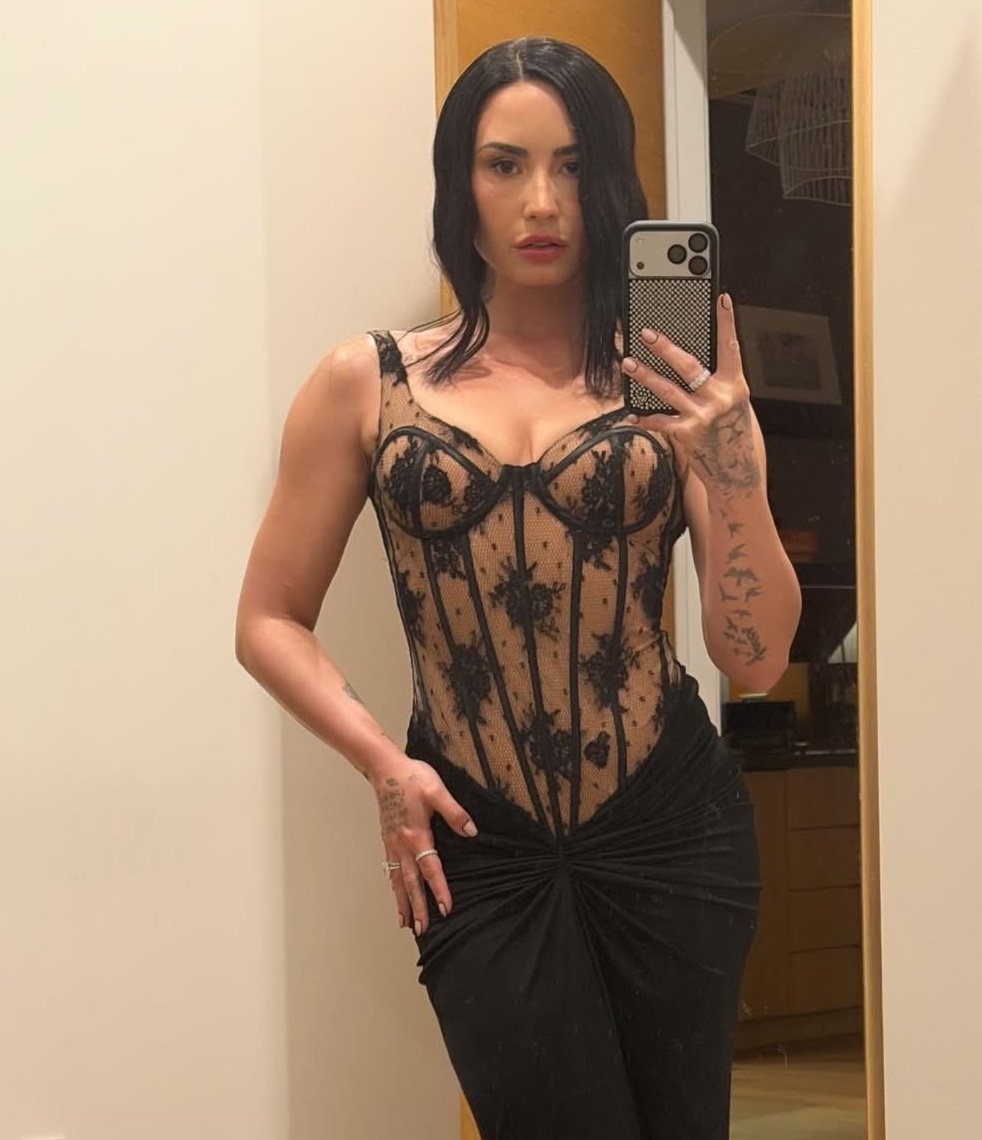 dosiam's tweet image. VEM AI?

Faltam APENAS 4 prêmios para a Demi Lovato se tornar EGOT. 2026 é seu!