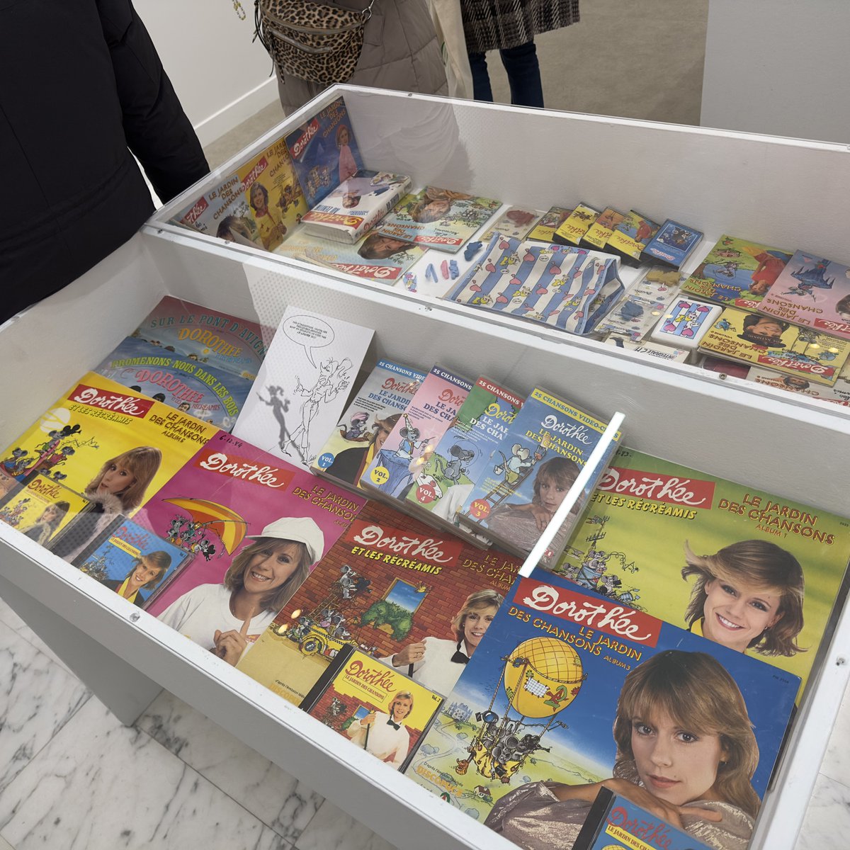 ABsolument Dorothée tweet media