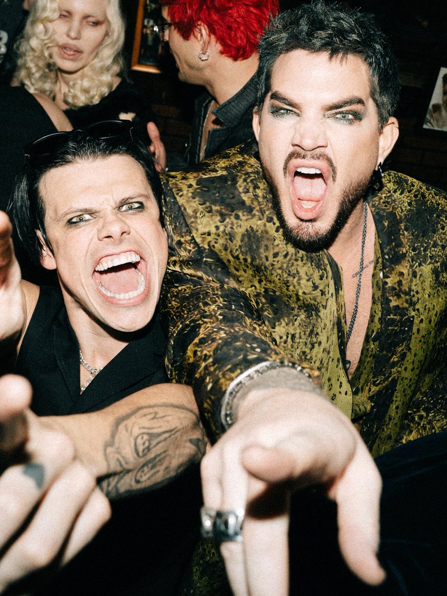 . <a href="/adamlambert/">ADAM LAMBERT</a> with <a href="/yungblud/">YUNGBLUD</a>  at the #GRAMMYs after party!! 🖤🖤😍
instagram.com/p/DUTiEVajFJz/…