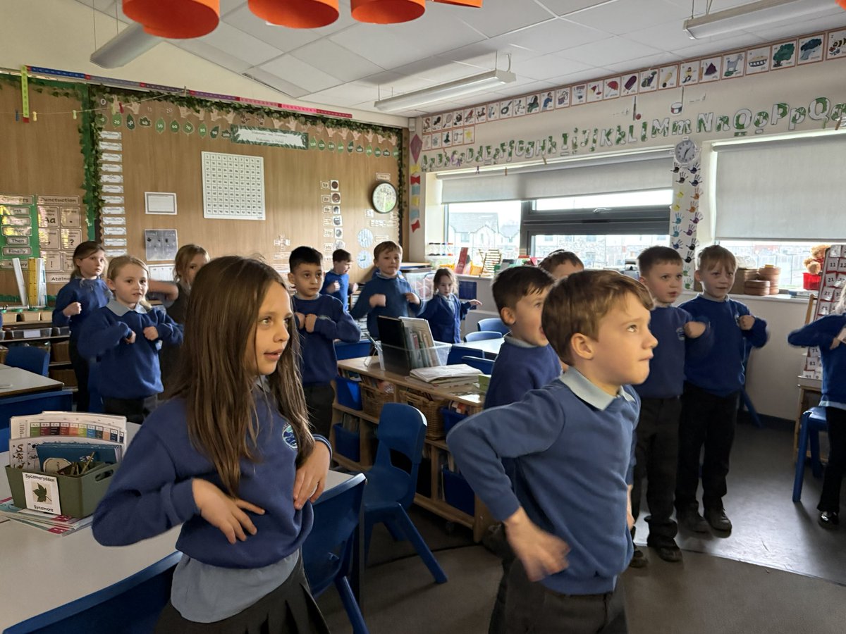 rhosstreet's tweet photo. Blwyddyn 2 thoroughly enjoyed the National Storytelling Week
โSoundtrack your Storyโ workshop today with Annemarie Anang. It emphasised oral storytelling and encouraged exploring narratives through sound, music, lyrics, and rhythm. #RSSread #RSSmus #RSSpv https://t.co/RsR6WvaSA8