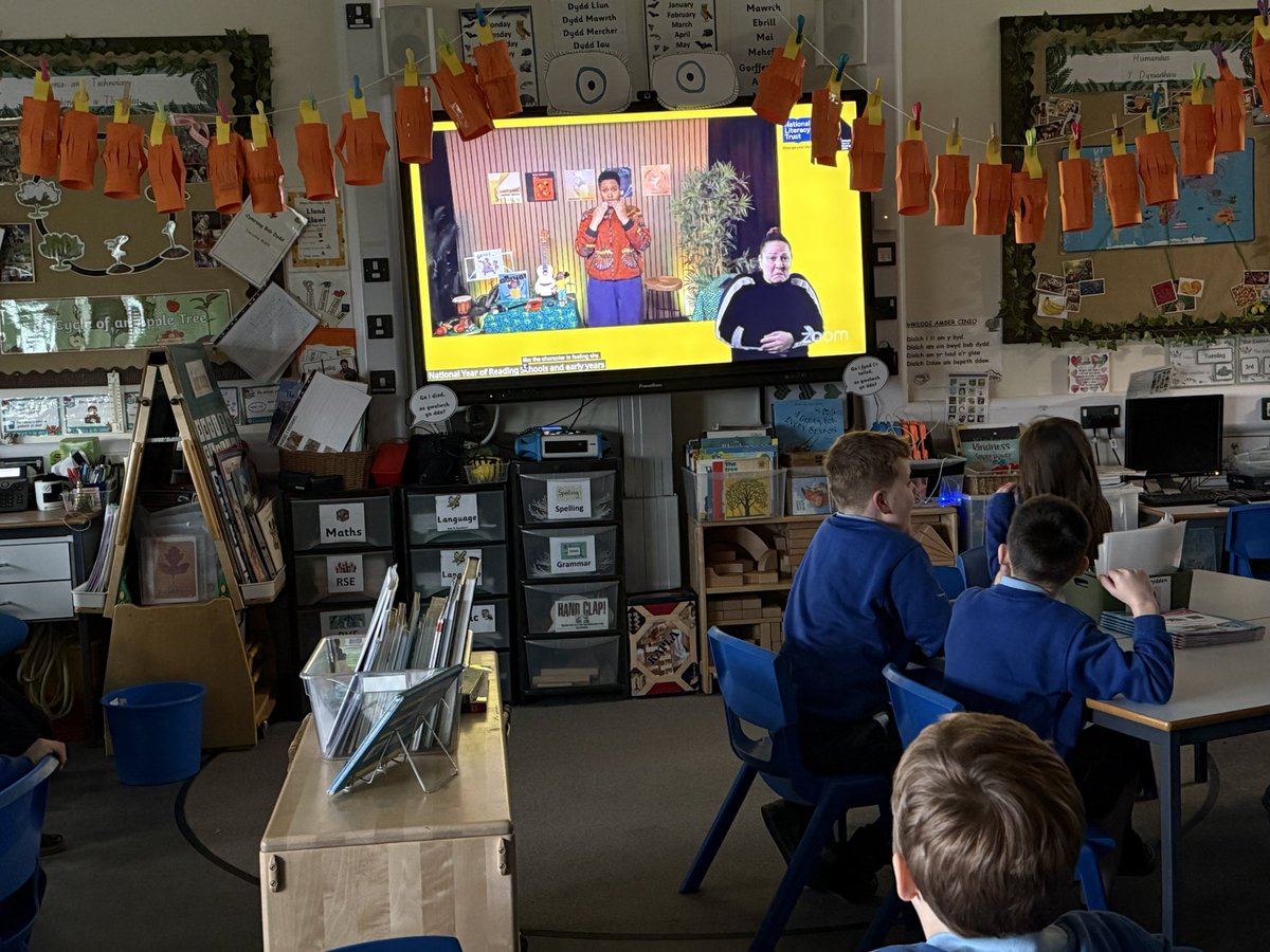 rhosstreet's tweet photo. Blwyddyn 2 thoroughly enjoyed the National Storytelling Week
โSoundtrack your Storyโ workshop today with Annemarie Anang. It emphasised oral storytelling and encouraged exploring narratives through sound, music, lyrics, and rhythm. #RSSread #RSSmus #RSSpv https://t.co/RsR6WvaSA8