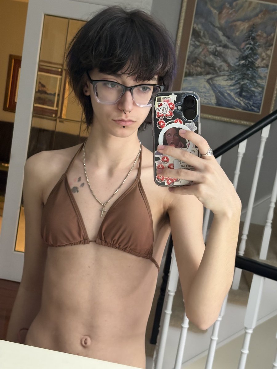 percy_meow's tweet photo. 💕 haiii i’m percy :3 
💋 $10 dm fee
🩸 kittyboygirl thing
⭐️ taken, not looking but flirty
📍 ontario, canada
💮 bisexual switch :3
🌷 like + rt to be mooties
🌼 more likely to follow back if u censor nsfw https://t.co/YIZIMnd5BL