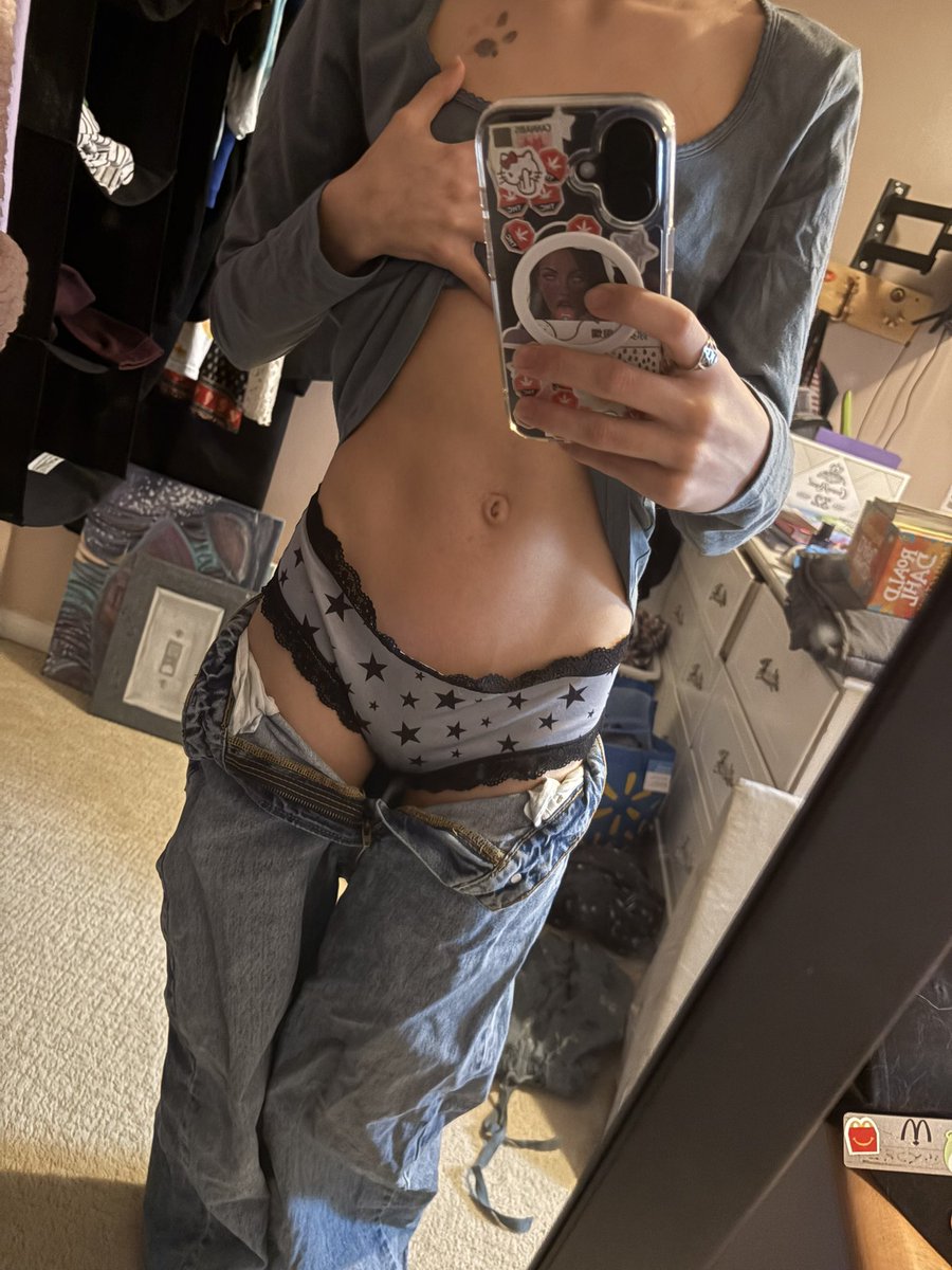 percy_meow's tweet photo. 💕 haiii i’m percy :3 
💋 $10 dm fee
🩸 kittyboygirl thing
⭐️ taken, not looking but flirty
📍 ontario, canada
💮 bisexual switch :3
🌷 like + rt to be mooties
🌼 more likely to follow back if u censor nsfw https://t.co/YIZIMnd5BL