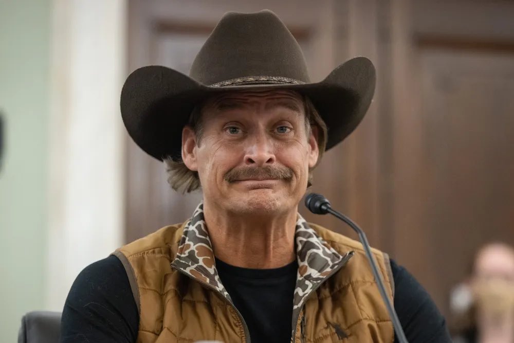 White ✌️Christian✌️ Nationalists commitment to not only be evil, but WACK, is so interesting. Literally who CARES about kid rock lol. Look like he smells like a bouquet of half smoked cigarettes