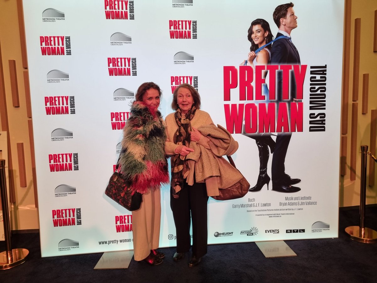 Joining Premiere of Pretty Woman - The Musical with my mother♥️♥️