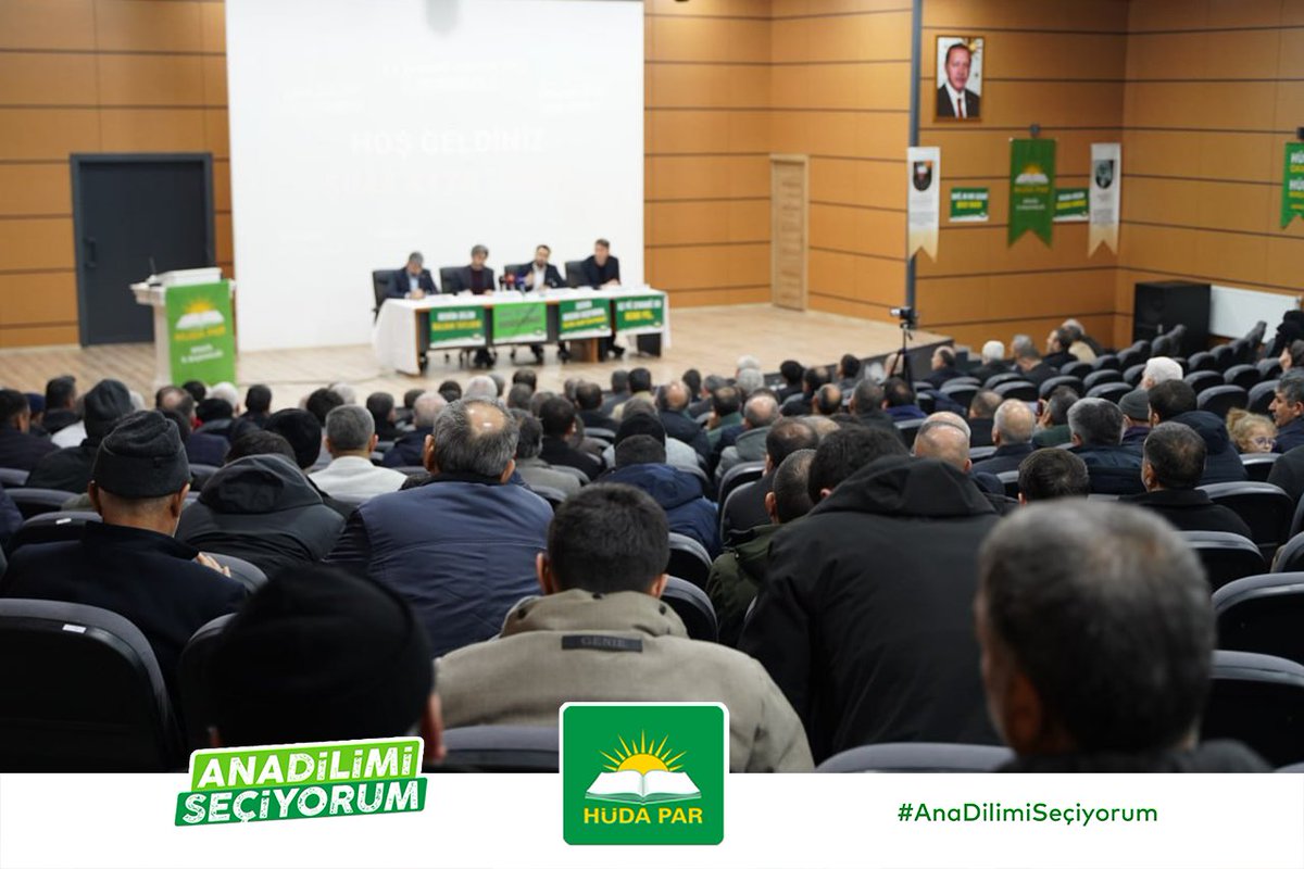 HurDavaPartisi's tweet image. 📍Bingöl

Eğitimci Mahmut Kaya, "Ana Dilimi Seçiyorum" panelimizde "Mevcut Sistemde Seçmeli Ders Uygulamasındaki Problemler" başlıklı sunumunu gerçekleştirdi.

#AnaDilimiSeçiyorum