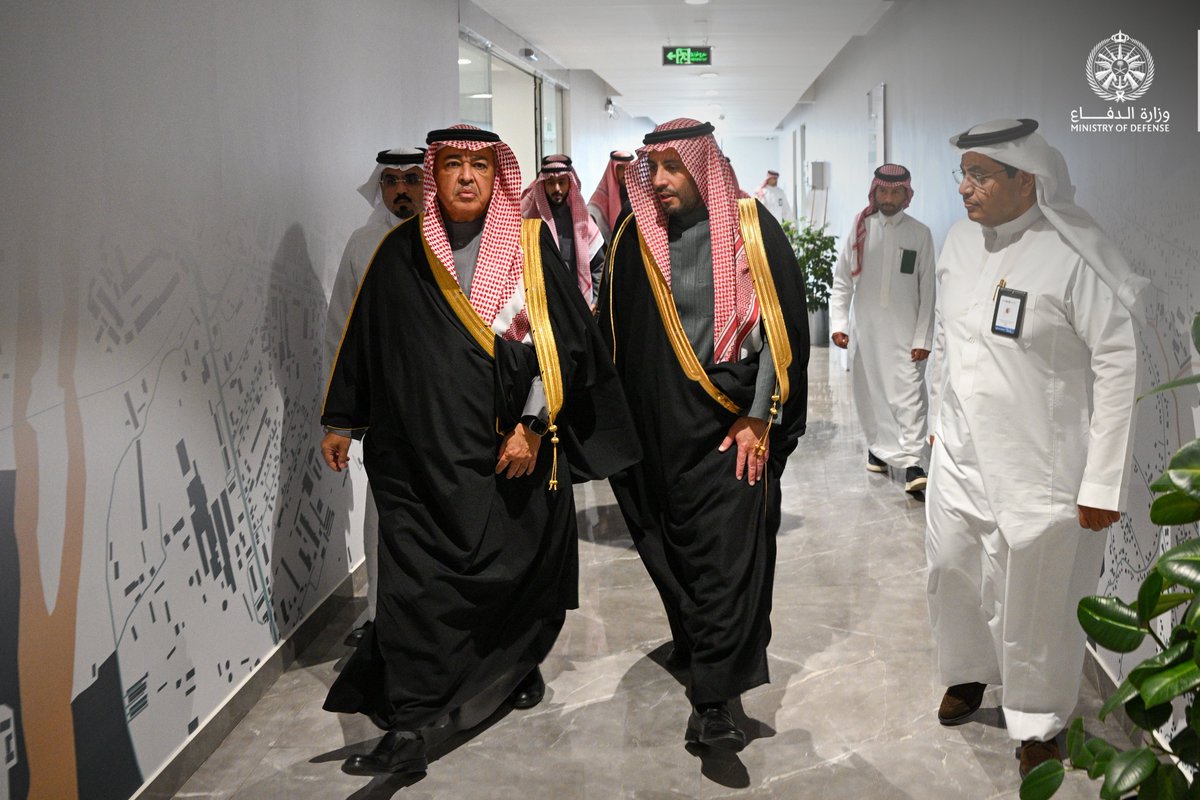 modgovksa's tweet photo. معالي مساعد وزير الدفاع للشؤون التنفيذية الدكتور خالد البياري يزور الإدارة العامة للمساحة العسكرية والمعلومات الجيومكانية للقوات المسلحة بـ #وزارة_الدفاع، ويطّلع على مبادرة «مكان» الهادفة إلى تعزيز القدرات الجيومكانية المتقدمة لدعم منظومة الأمن والدفاع الوطني. https://t.co/bGBaJQVM48