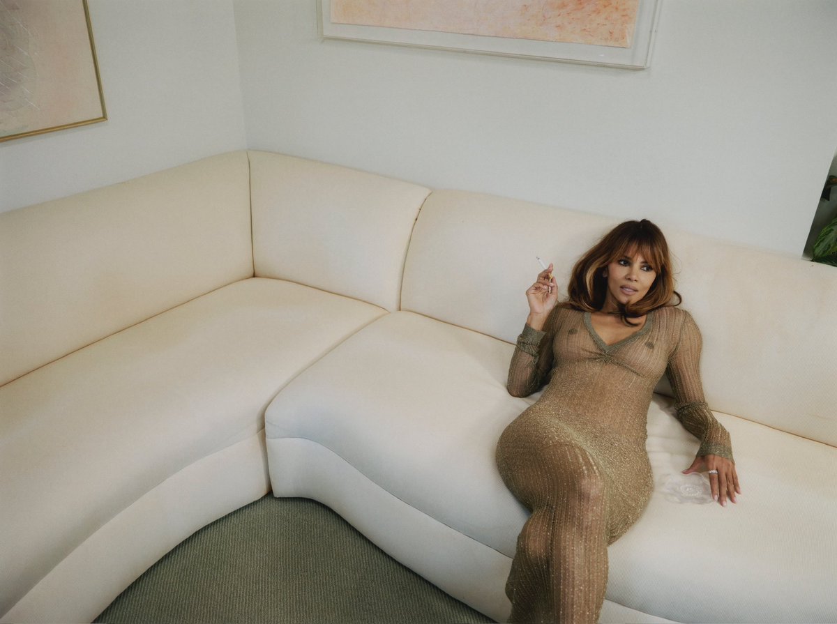 halleberry's tweet image. the uncut CUT @TheCut